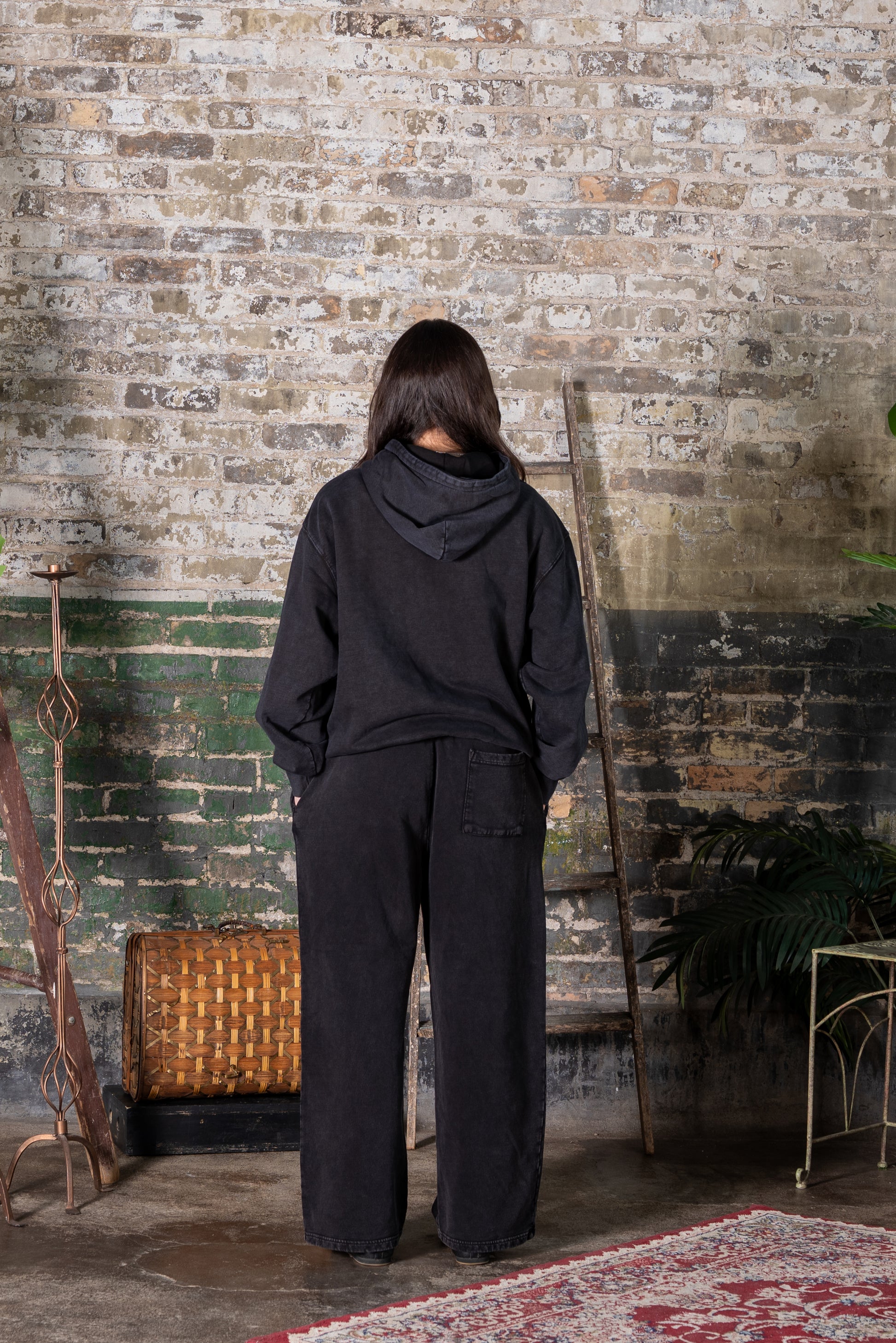 "CREST" PULLOVER HOODIE