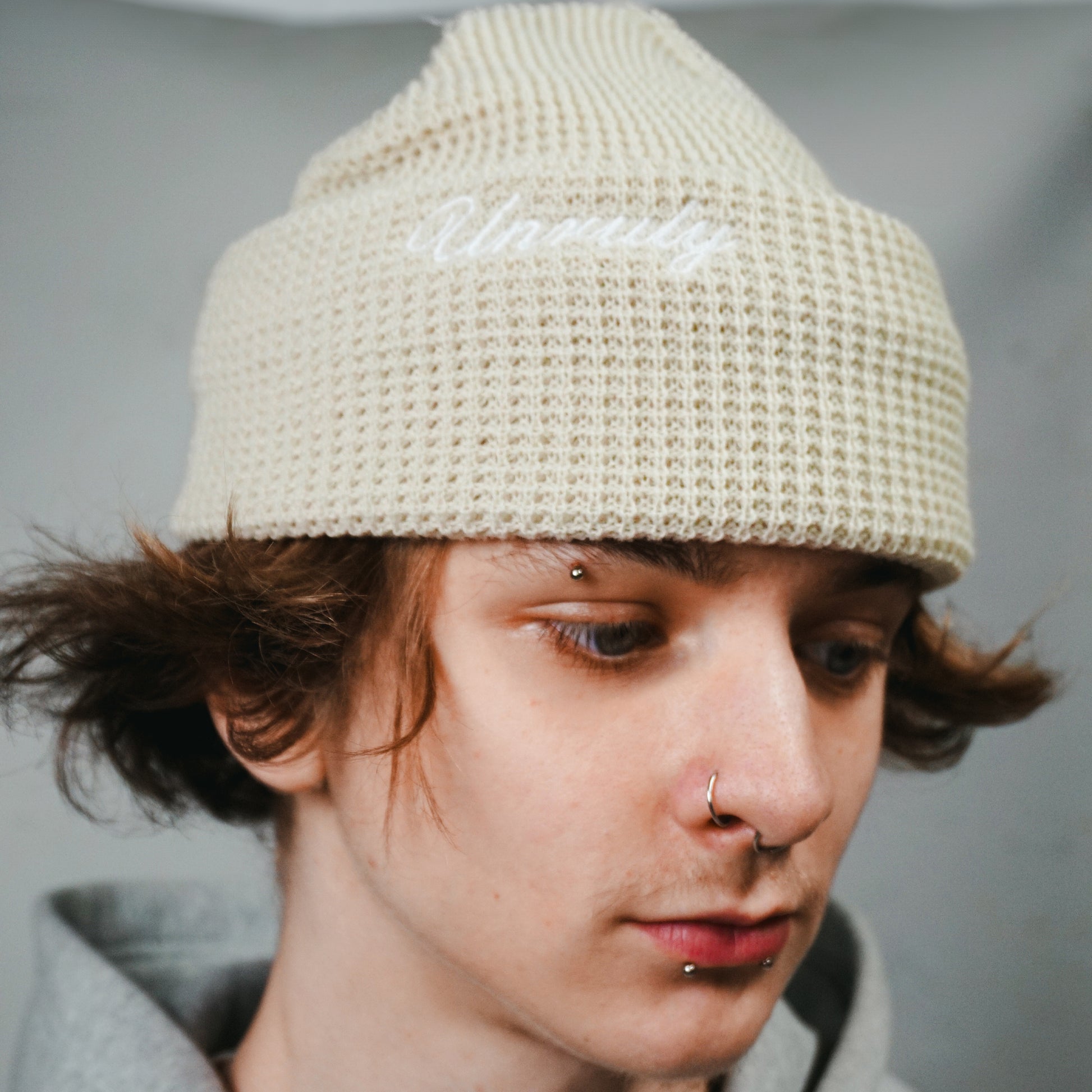 25' LOGO WAFFLE KNIT BEANIE (BIRCH)